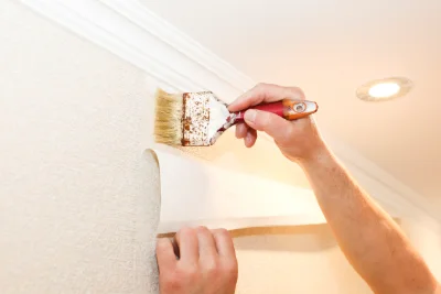 Pose de papier peint à Cravant — revêtements muraux et toiles de verre